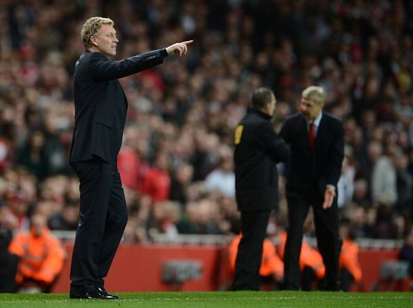 David Moyes of Everton points during the Barclays Premier League match between Arsenal and Everton at Emirates Stadium on April 16, 2013 in London, England. (Photo by Michael Regan/Getty Images)